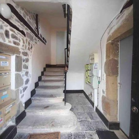Logement Moderne Au Coeur Du Village Saint-Georges-de-Luzencon ภายนอก รูปภาพ