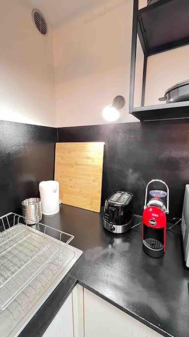 Logement Moderne Au Coeur Du Village Saint-Georges-de-Luzencon ภายนอก รูปภาพ