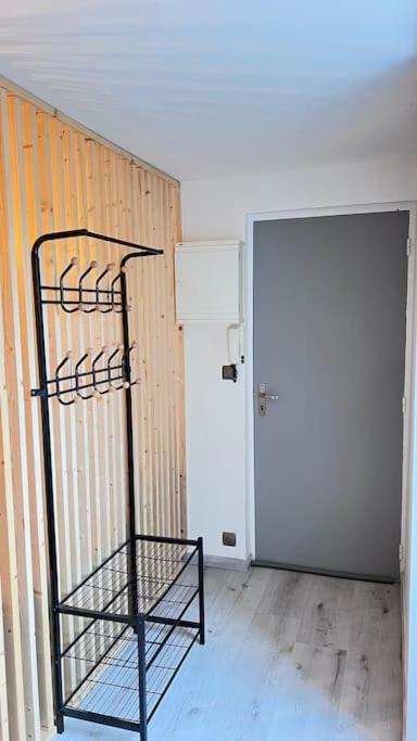 Logement Moderne Au Coeur Du Village Saint-Georges-de-Luzencon ภายนอก รูปภาพ
